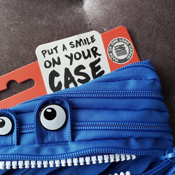 ZIPIT Monster Pencil Case Holds Up to 30 Pens, Machine Washable - Picture 10 of 10